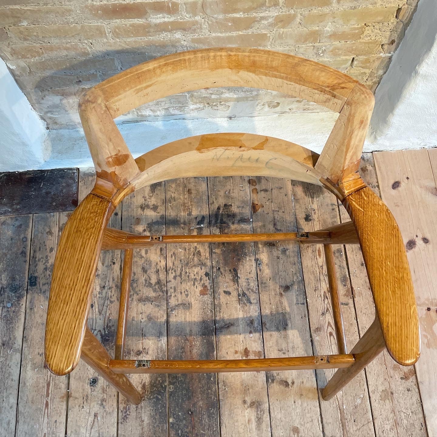 Sanding and oil treatment of Erik Kirkegaard model 43 in oak