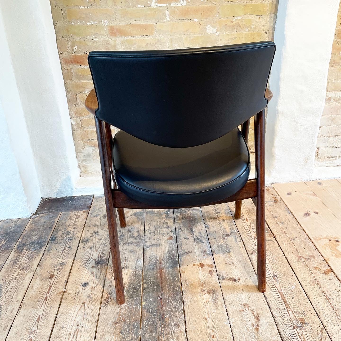 Ombetrækning af Erik Kirkegaard model 43 armstol