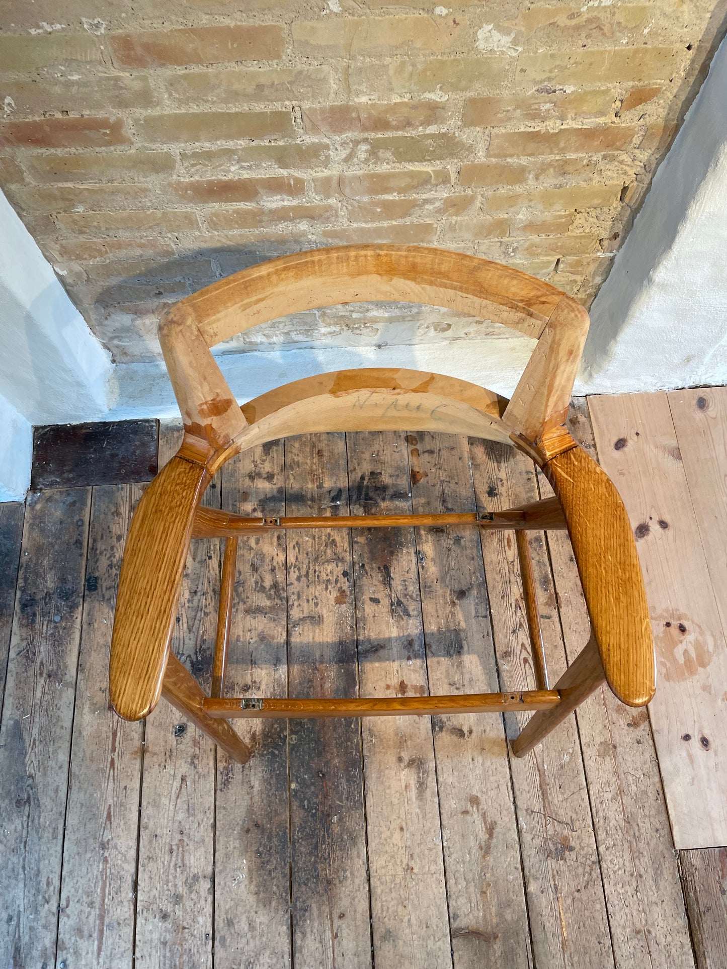 Sanding and oil treatment of Erik Kirkegaard model 43 in oak