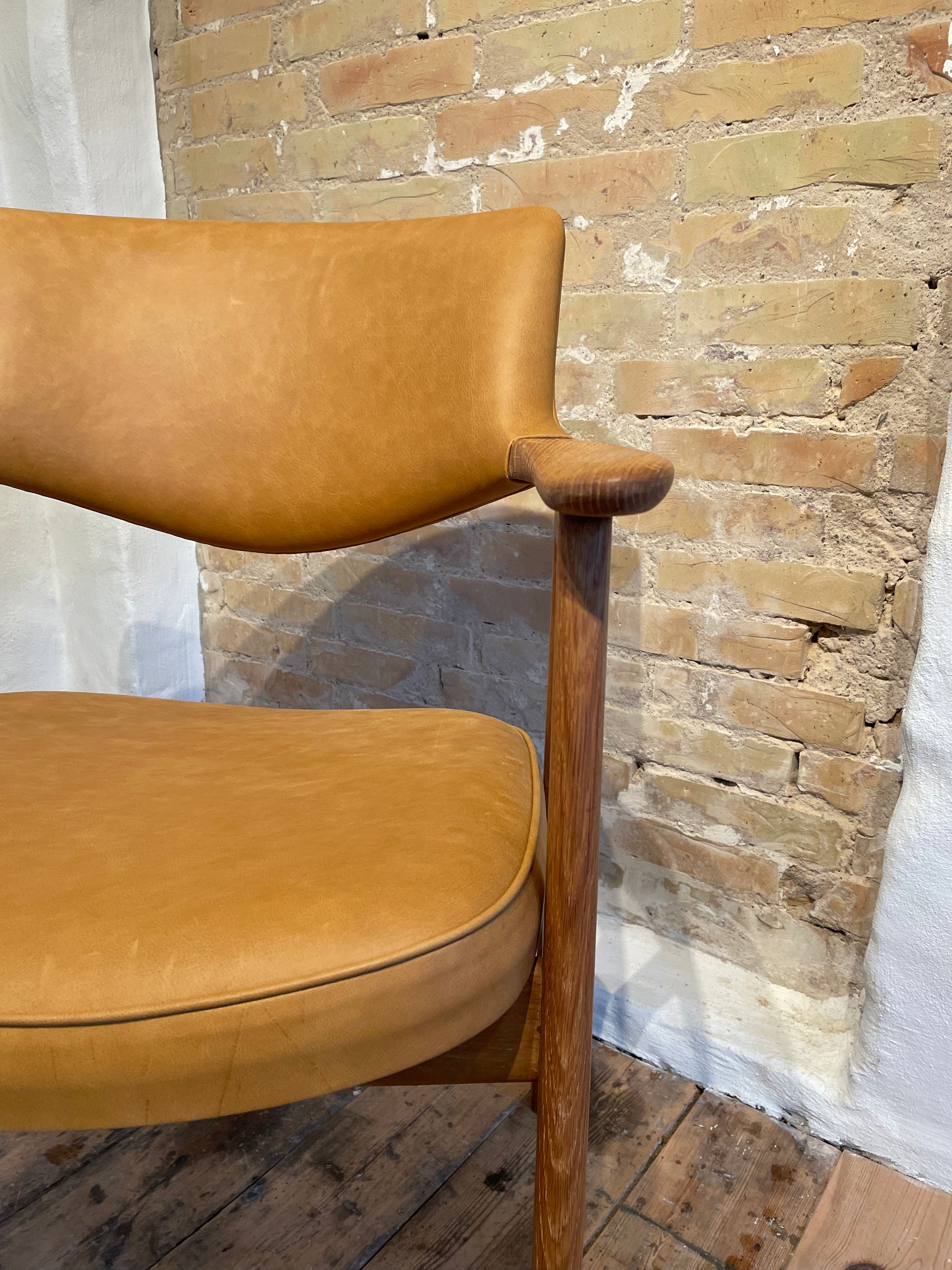 Erik Kirkegaard armstol ompolstring