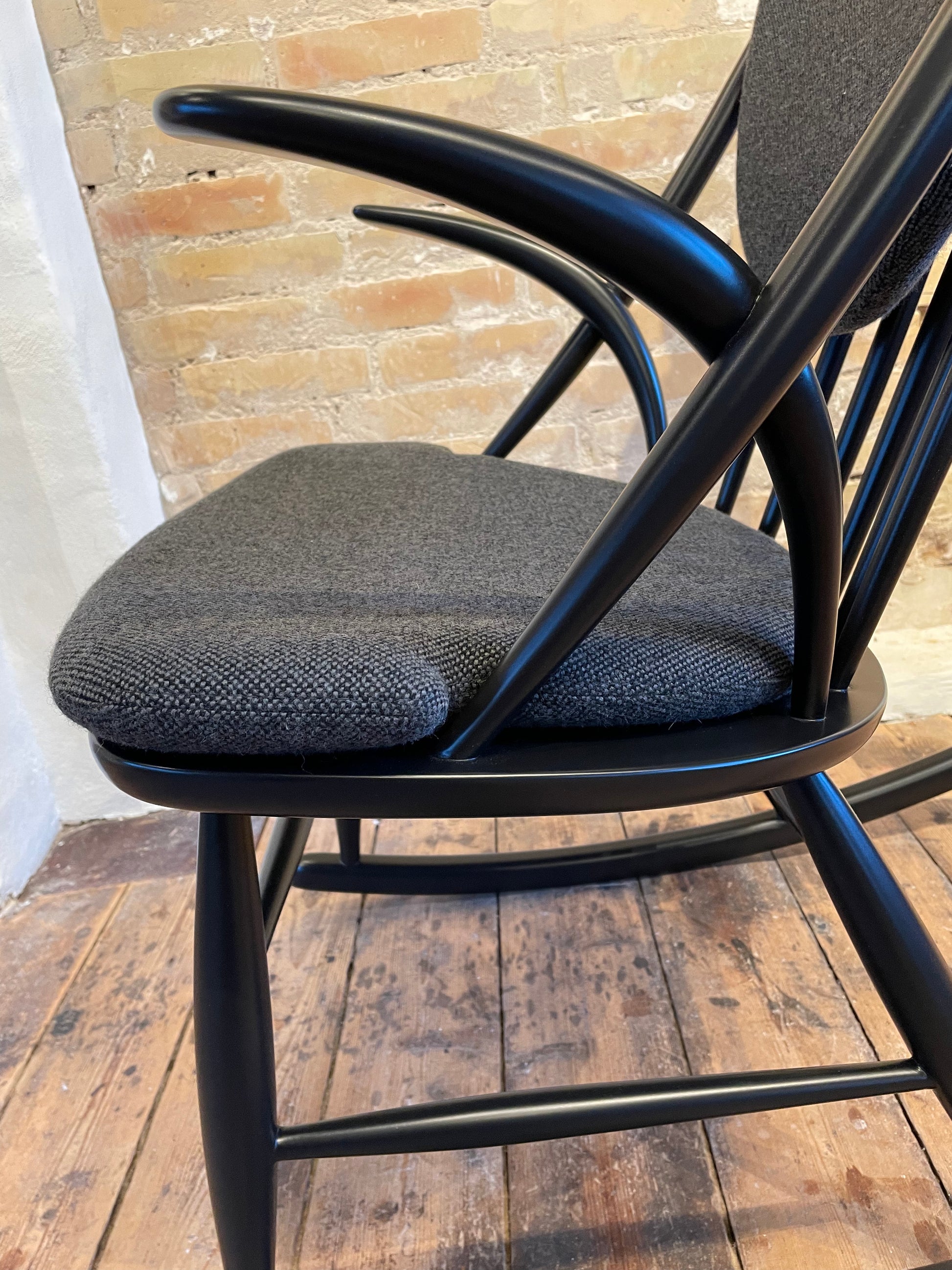 IW3 gyngestol af Illum Wikkelsø