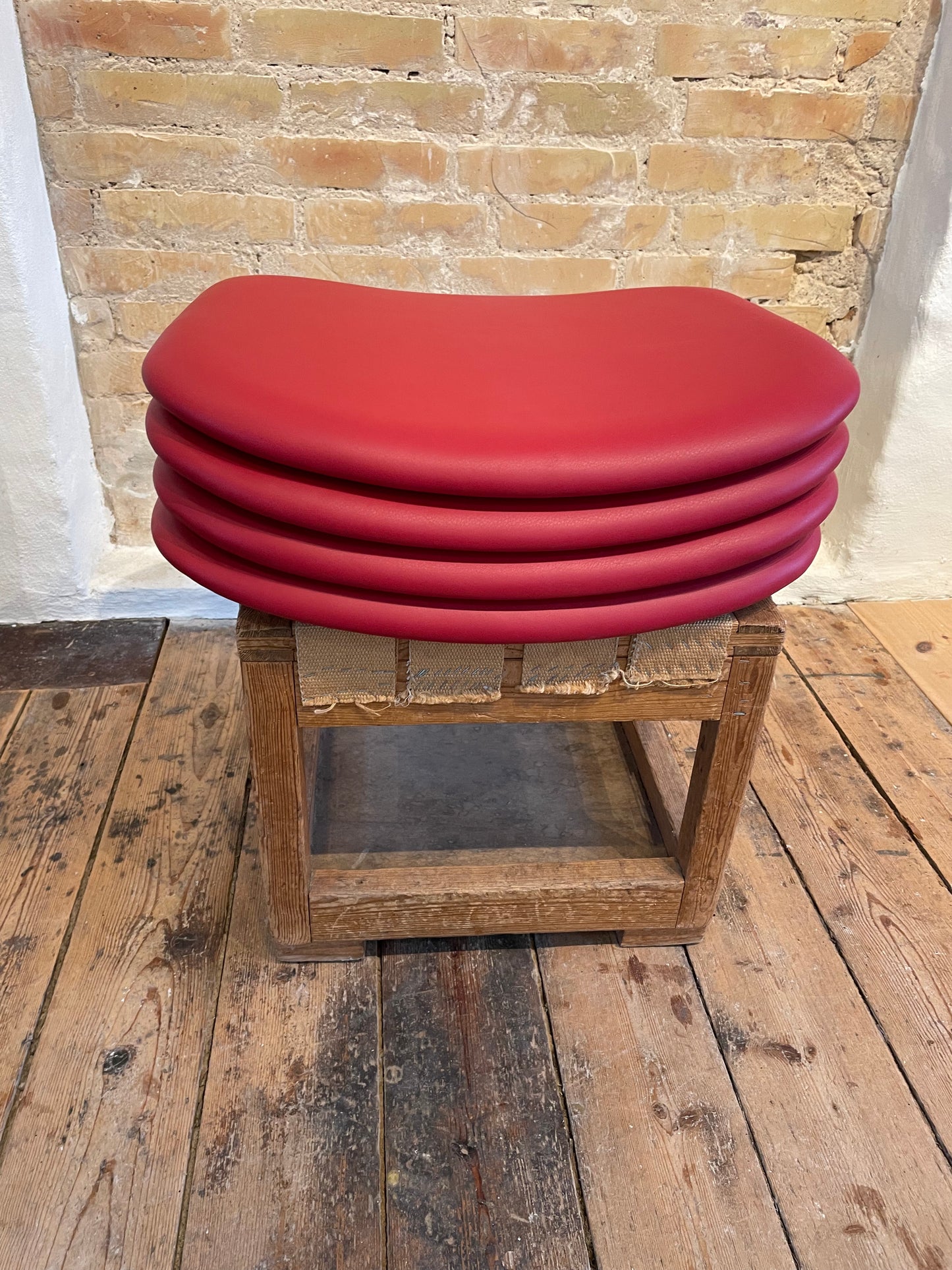 Erik Buch ompolstring i læder