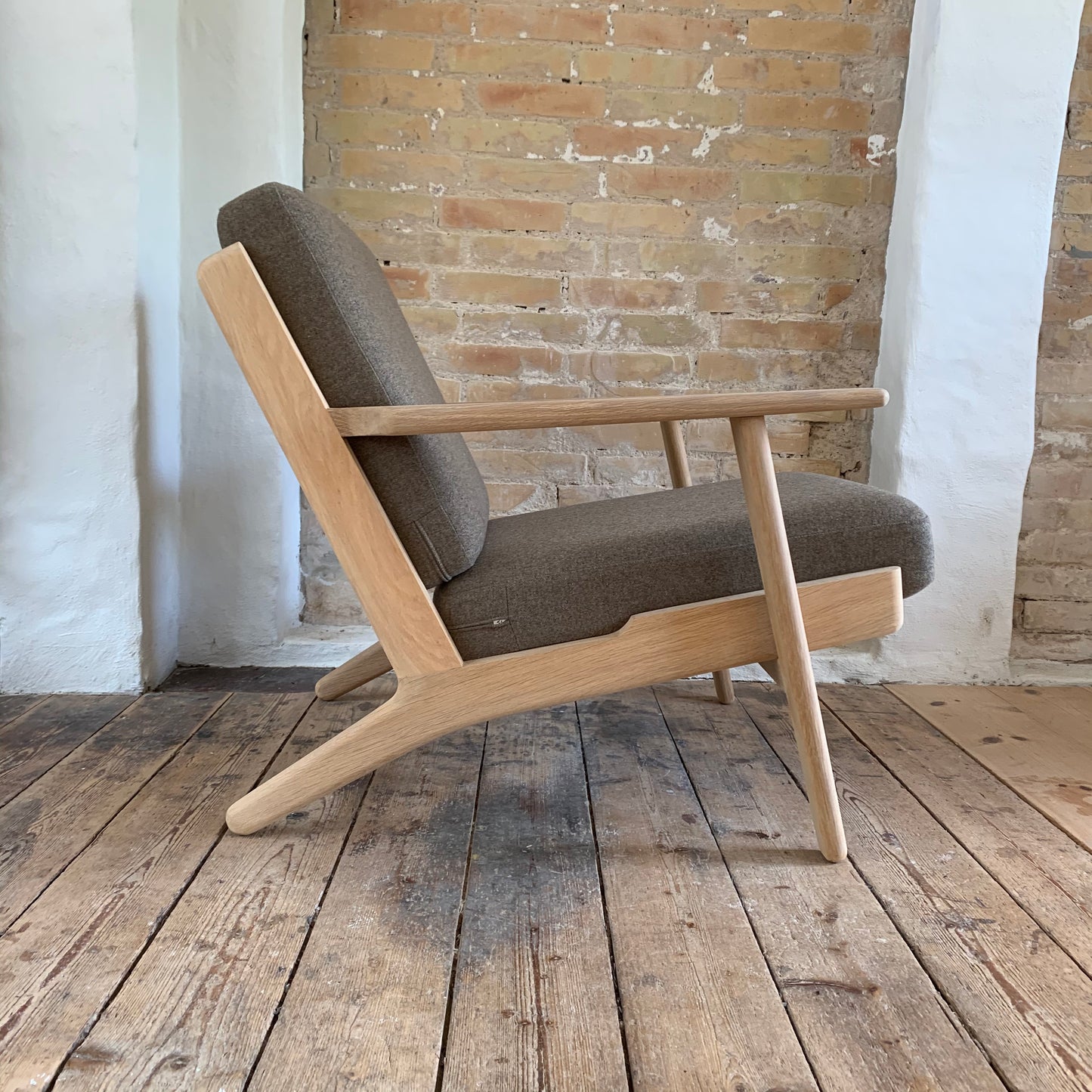 Cushions for Wegner GE290 in selected fabrics