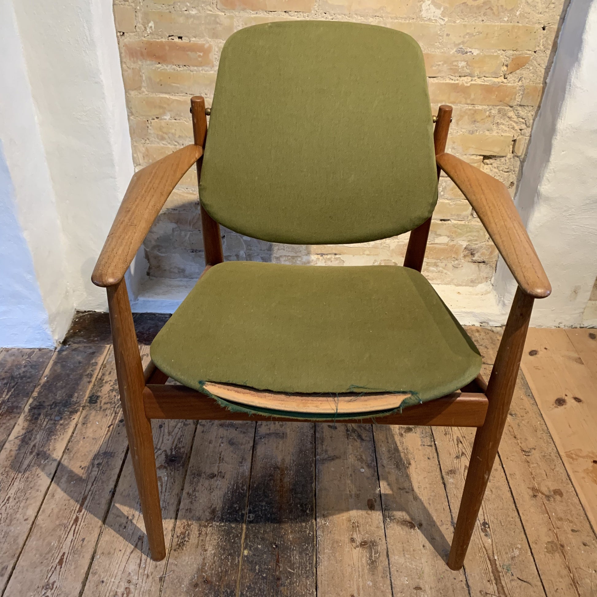 Før-billede af Arne Vodder model 183 188