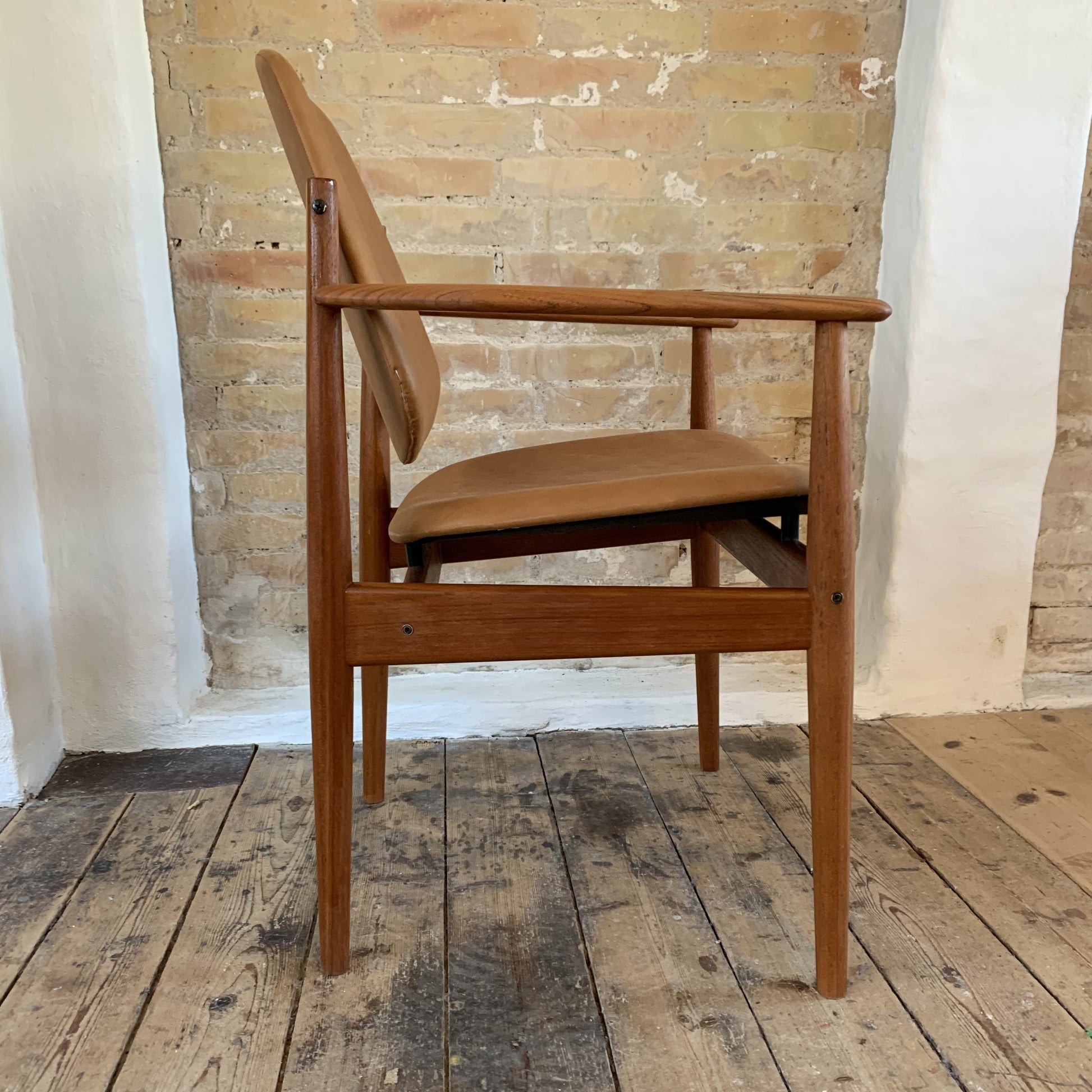 Ompolstring af Arne Vodder model 188 183