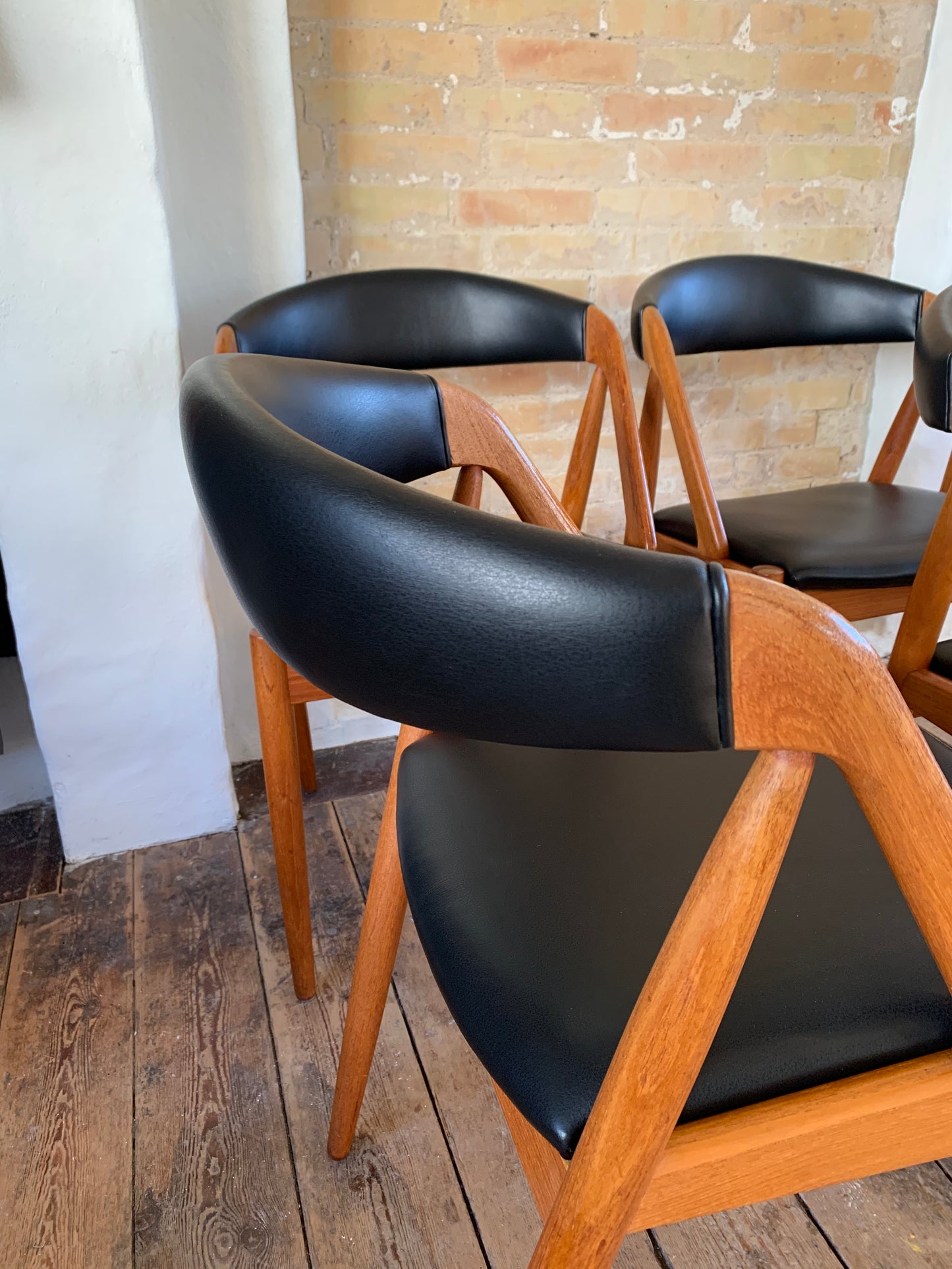 Upholstery of Kai Kristiansen model 31 in leather