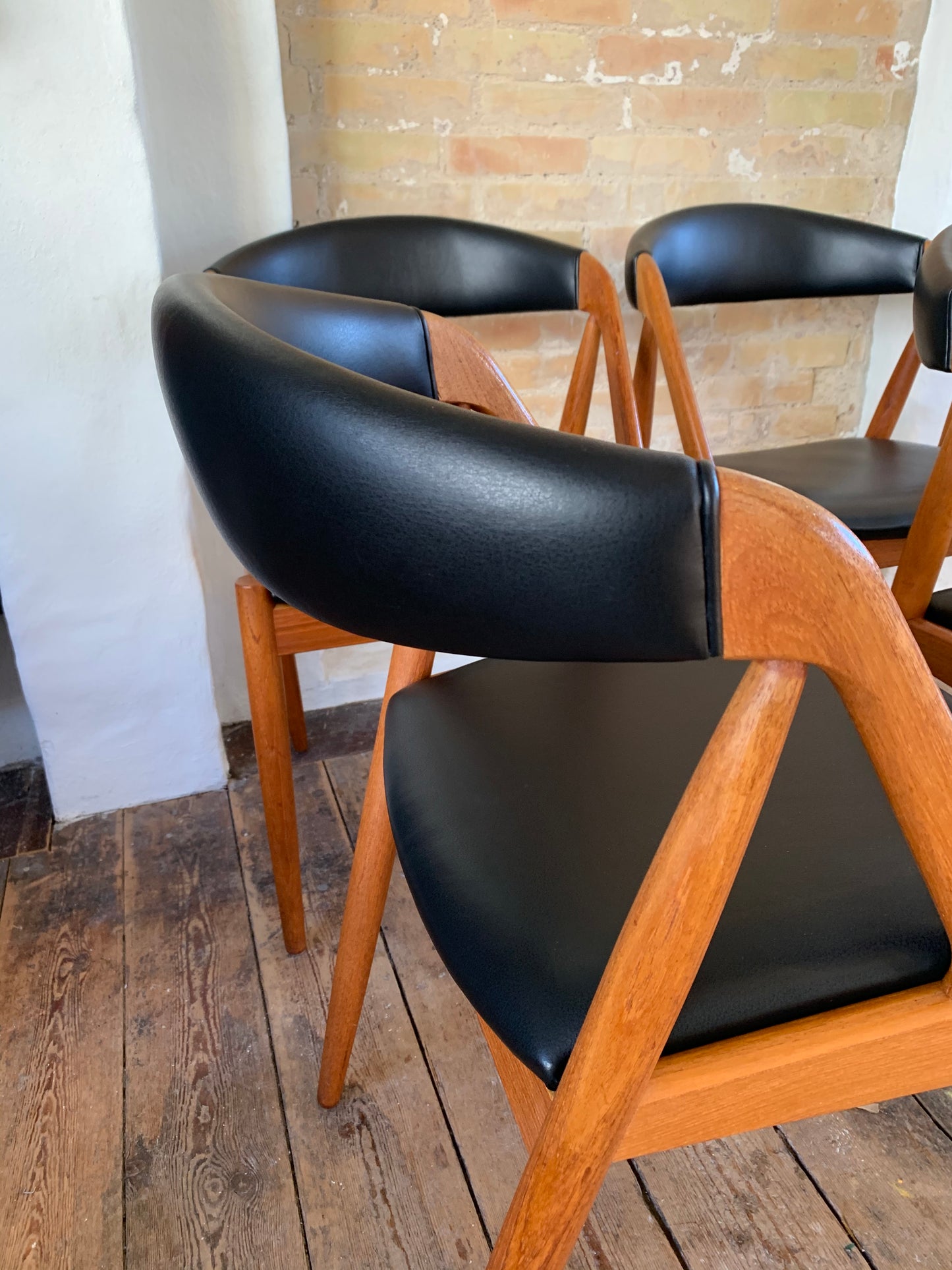 Upholstery of Kai Kristiansen model 31 in leather