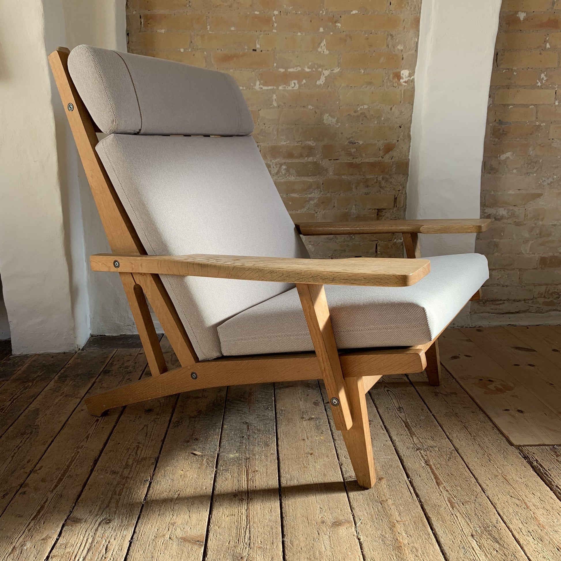 Hans J Wegner GE375