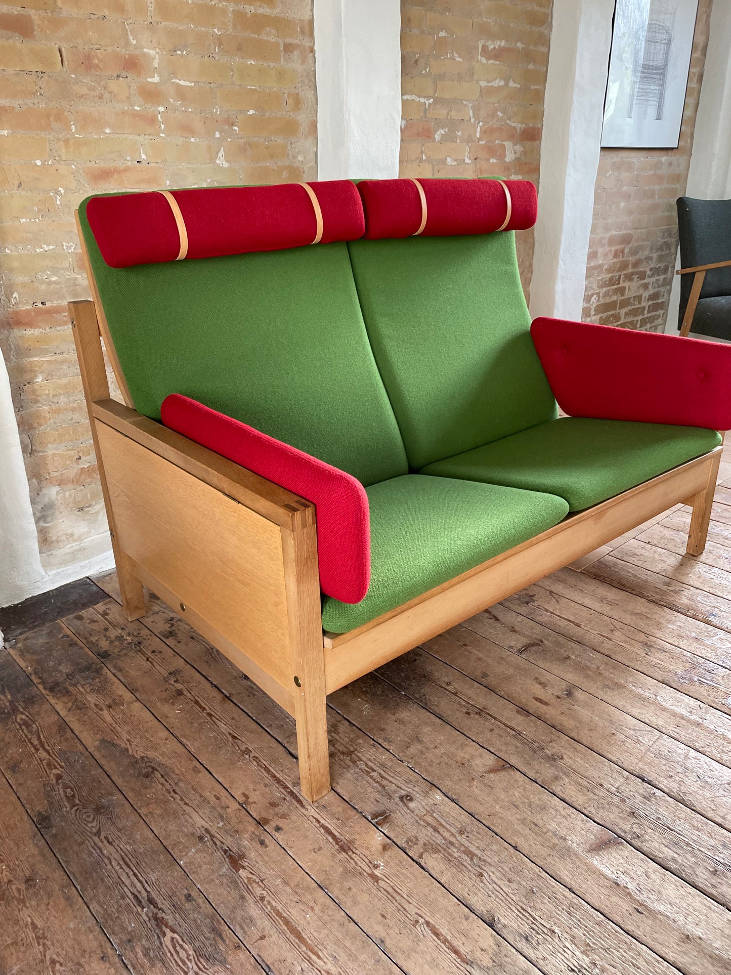 New cushions for Børge Mogensen Sled sofa BM2252 in fabric from Kvadrat