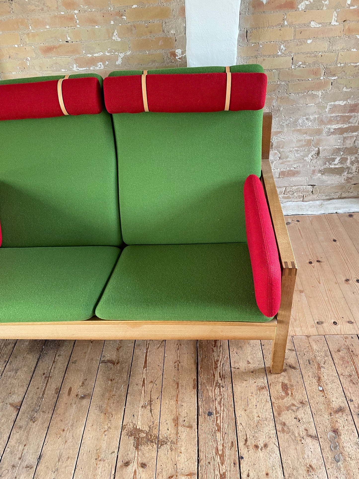New cushions for Børge Mogensen Sled sofa BM2252 in fabric from Kvadrat