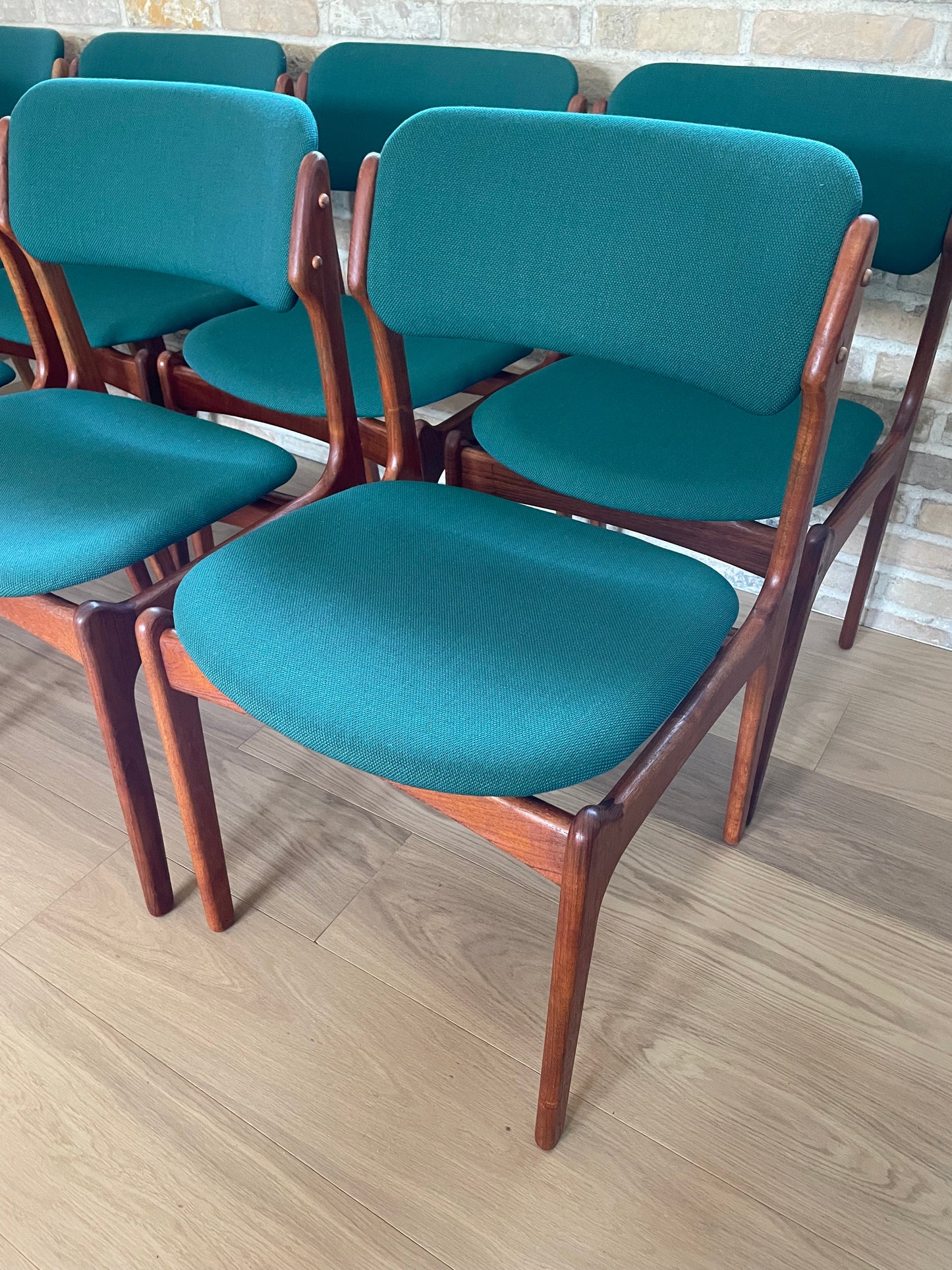 Upholstery of Erik Buch model 49 in Steelcut Trio 3 from Kvadrat