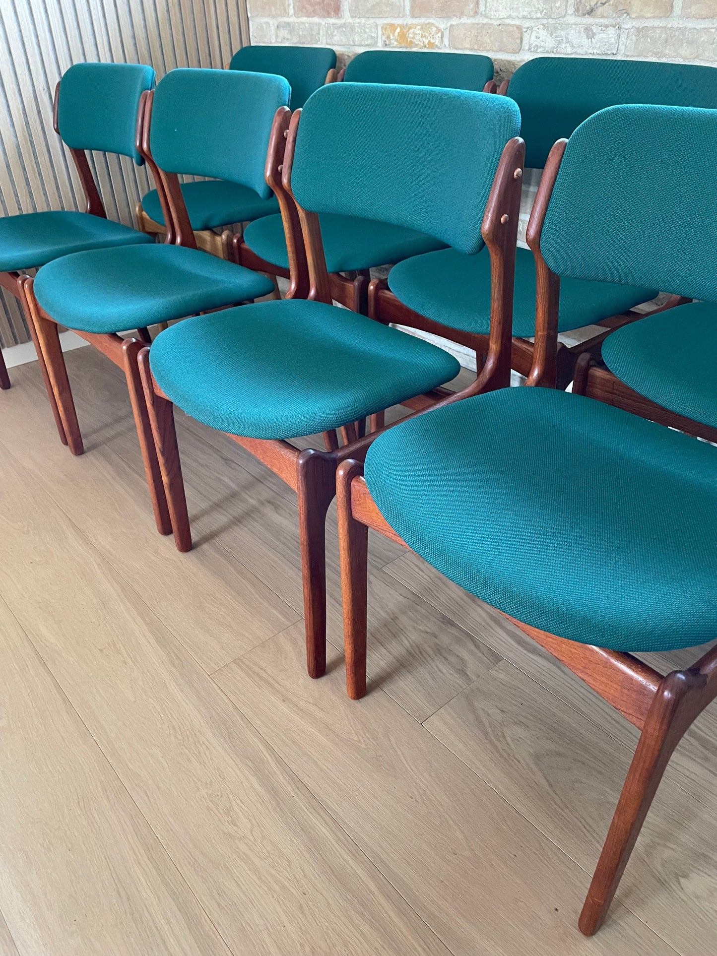 Upholstery of Erik Buch model 49 in Steelcut Trio 3 from Kvadrat
