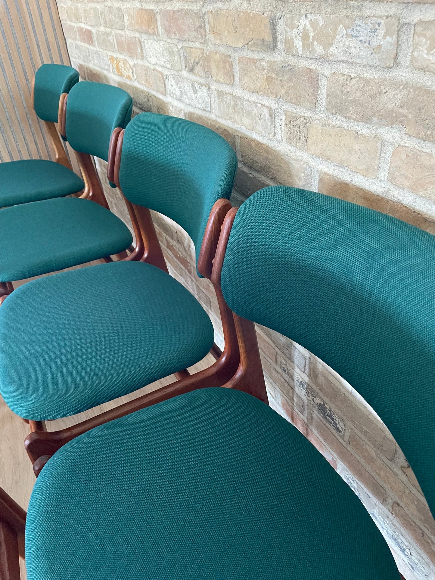 Upholstery of Erik Buch model 49 in Steelcut Trio 3 from Kvadrat