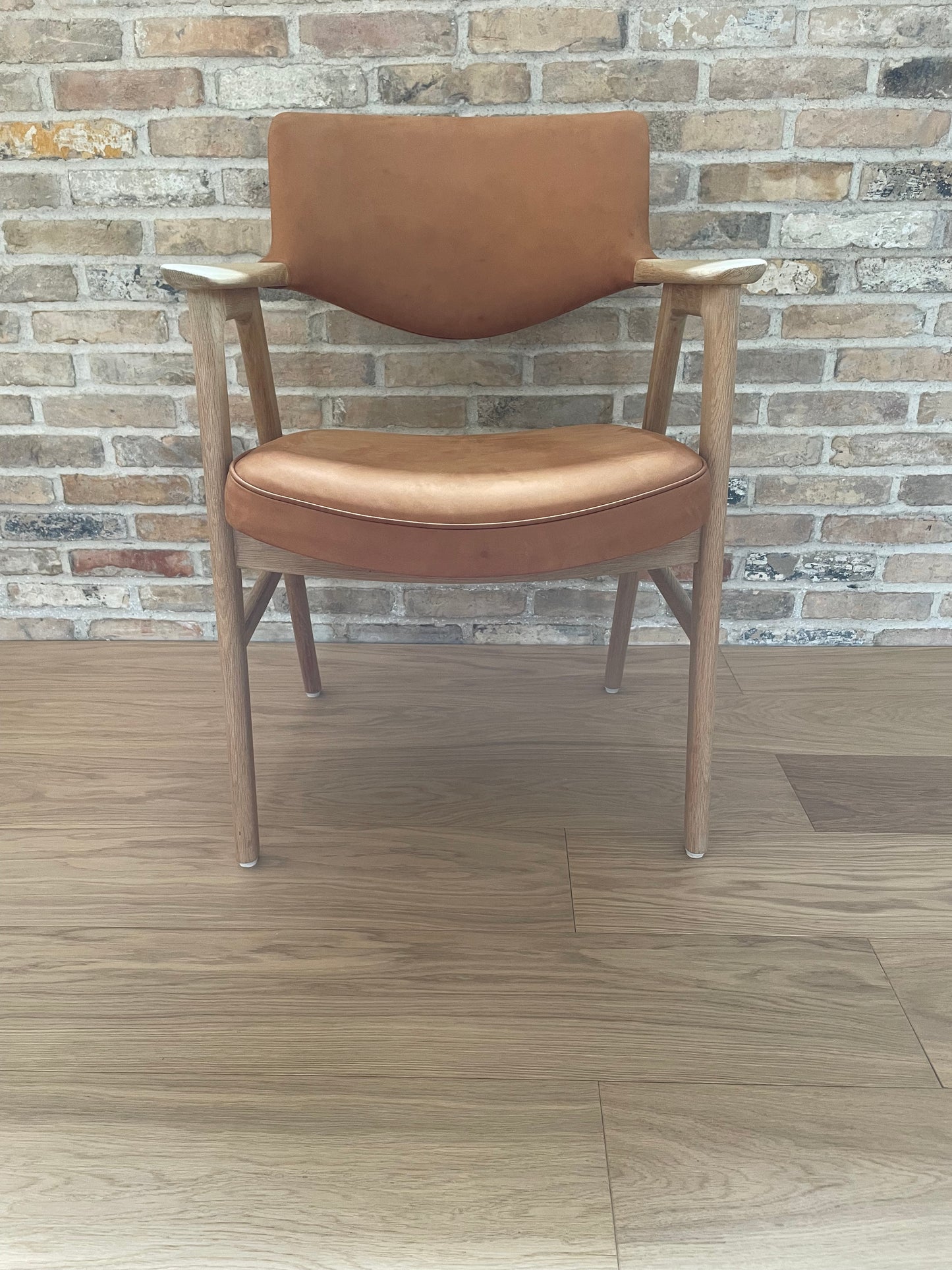 Upholstery of Erik Kirkegaard model 43 in Dunes leather from Sørensen