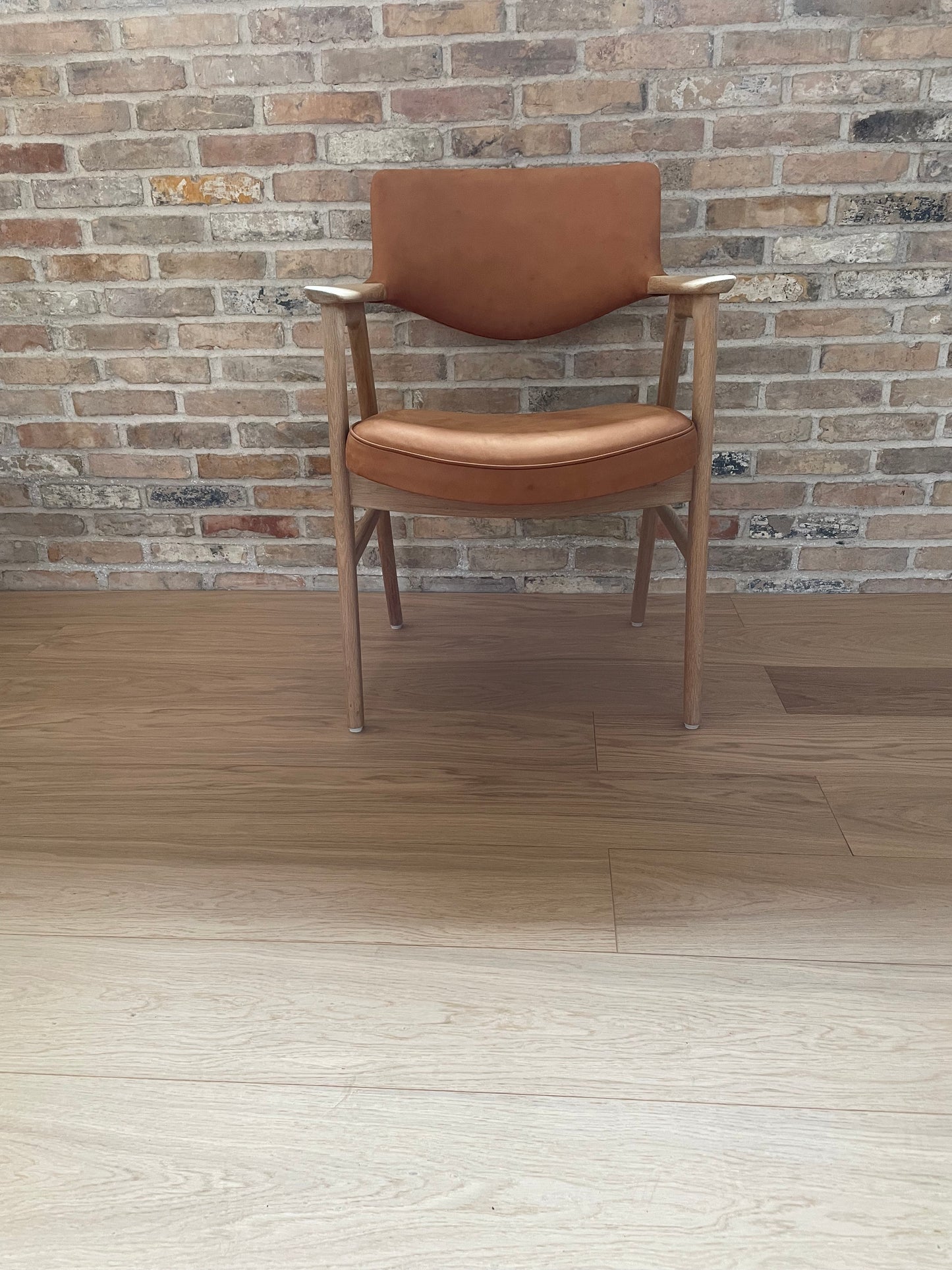 Upholstery of Erik Kirkegaard model 43 in Dunes leather from Sørensen