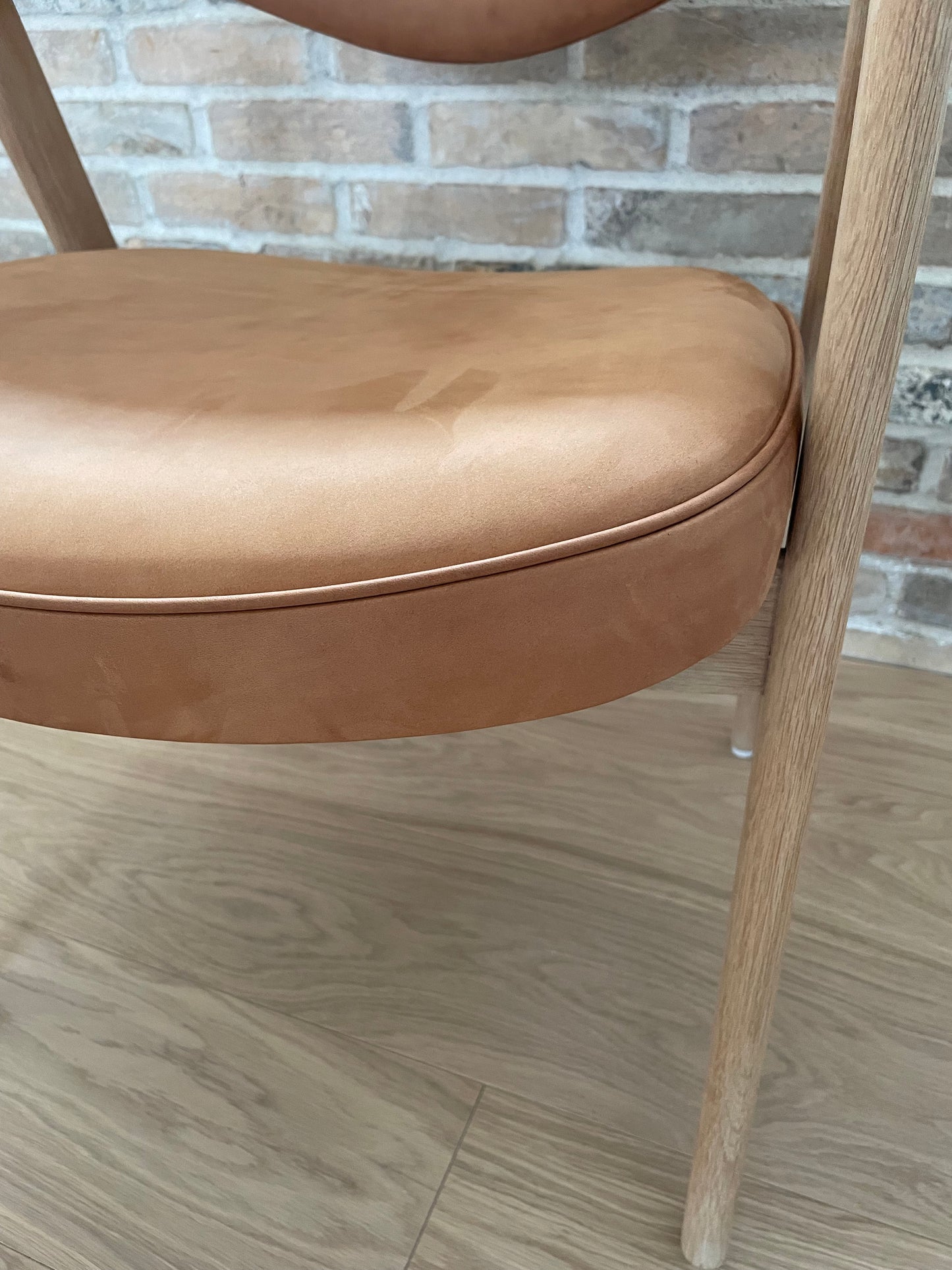 Upholstery of Erik Kirkegaard model 43 in Dunes leather from Sørensen