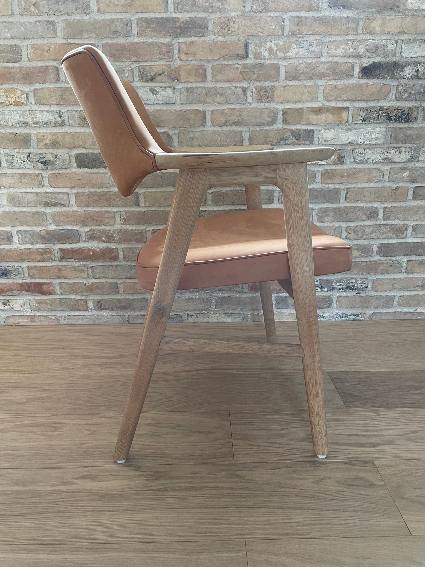 Upholstery of Erik Kirkegaard model 43 in Dunes leather from Sørensen
