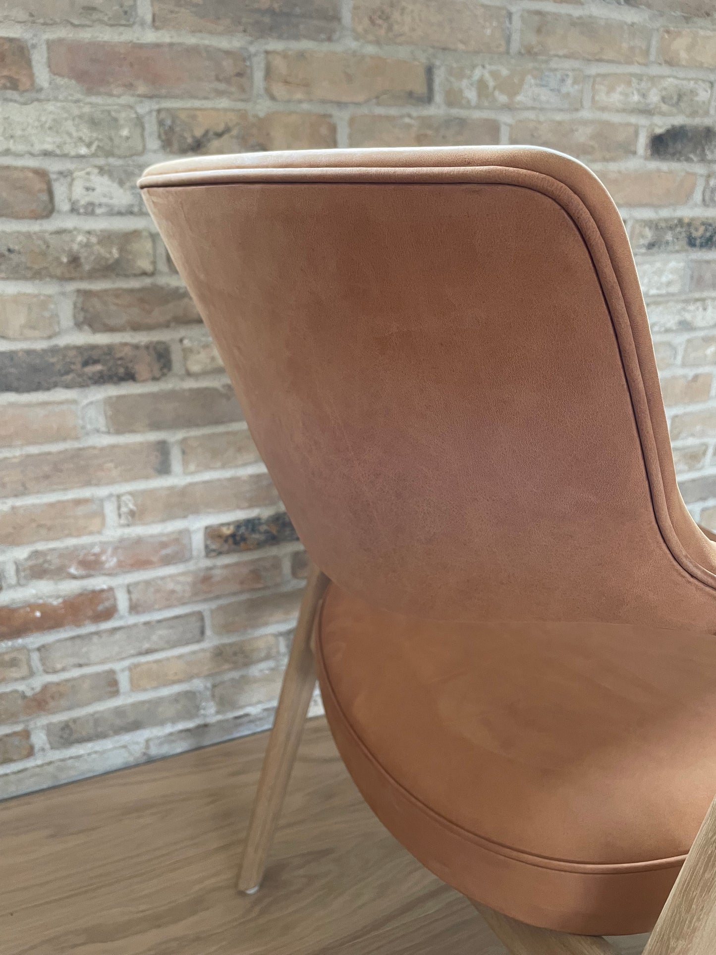 Upholstery of Erik Kirkegaard model 43 in Dunes leather from Sørensen