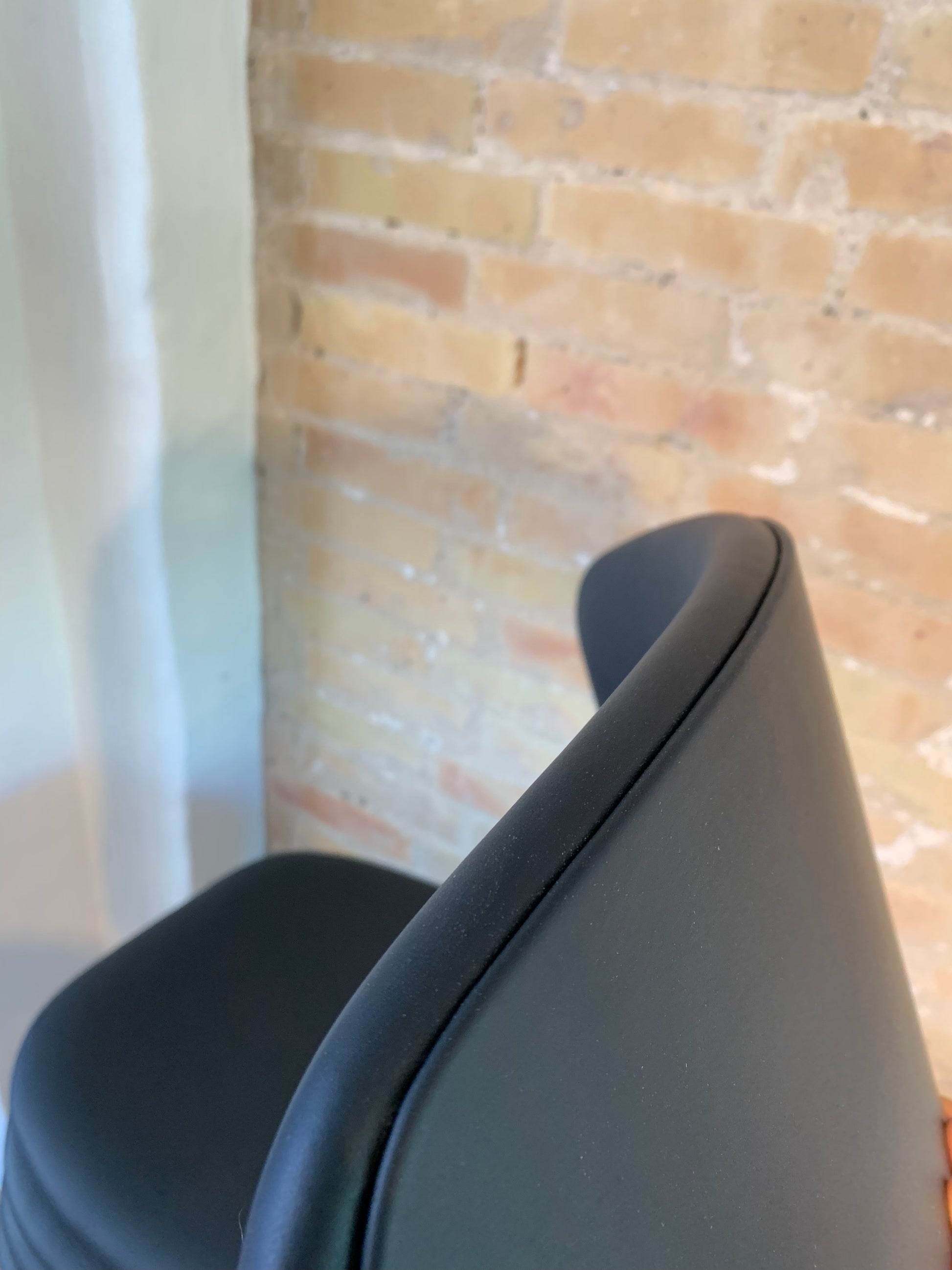 Erik buch ryg ompolstret