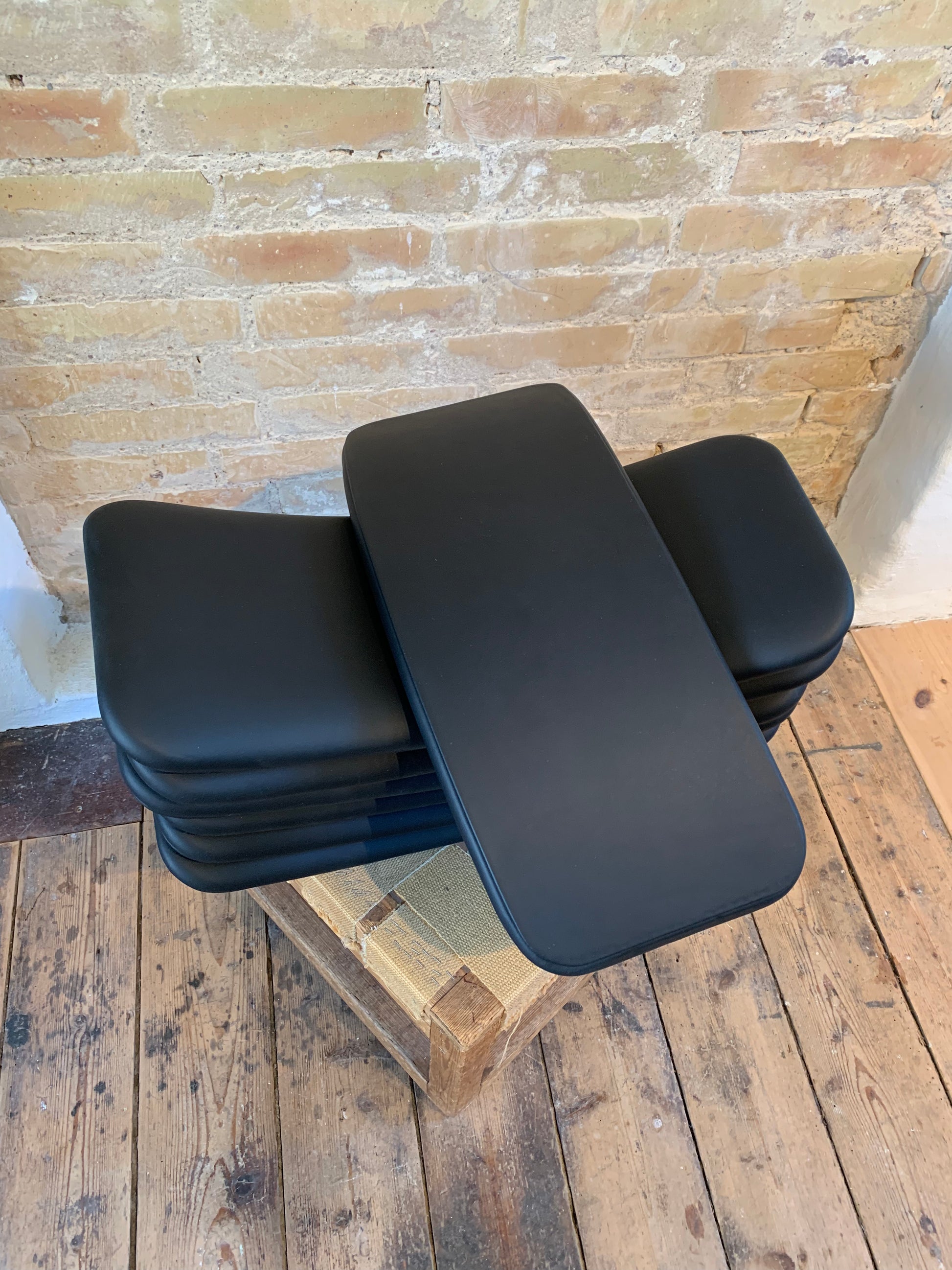 Sort semi-anilin læder