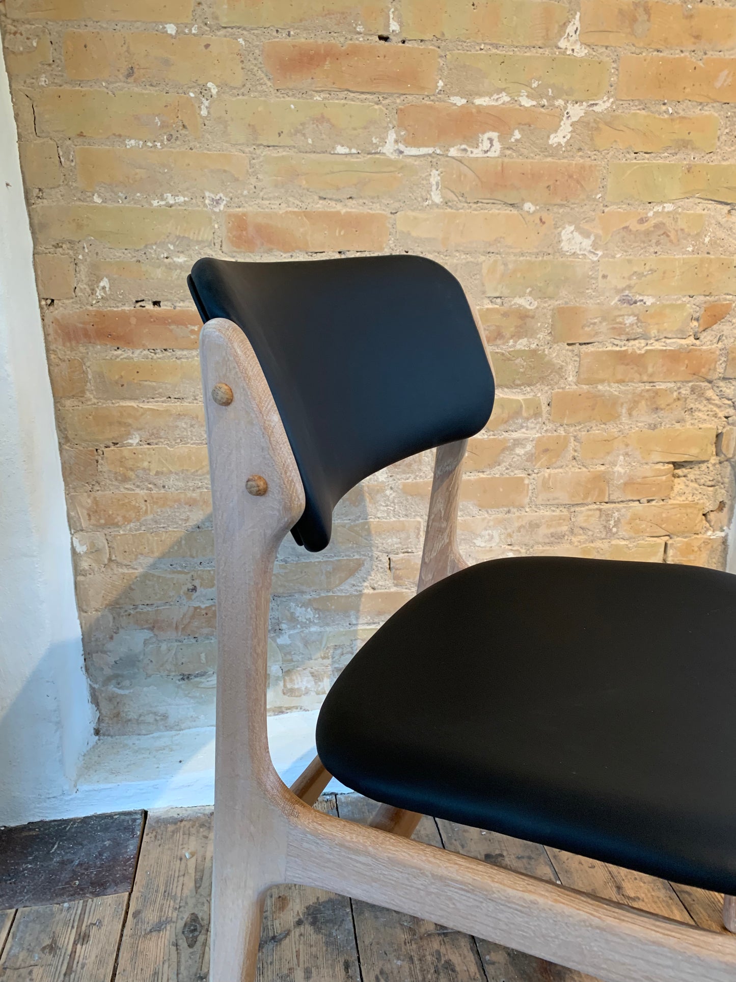 Erik Buch model 49 ompolstring