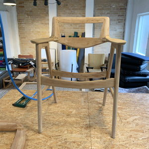Afslibning af Erik Kirkegaard model 43 i teaktræ