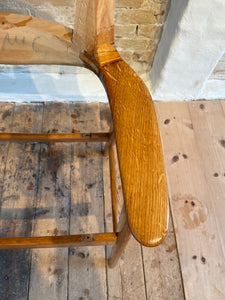 Afslibning og oliebehandling af Erik Kirkegaard model 43 i egetræ