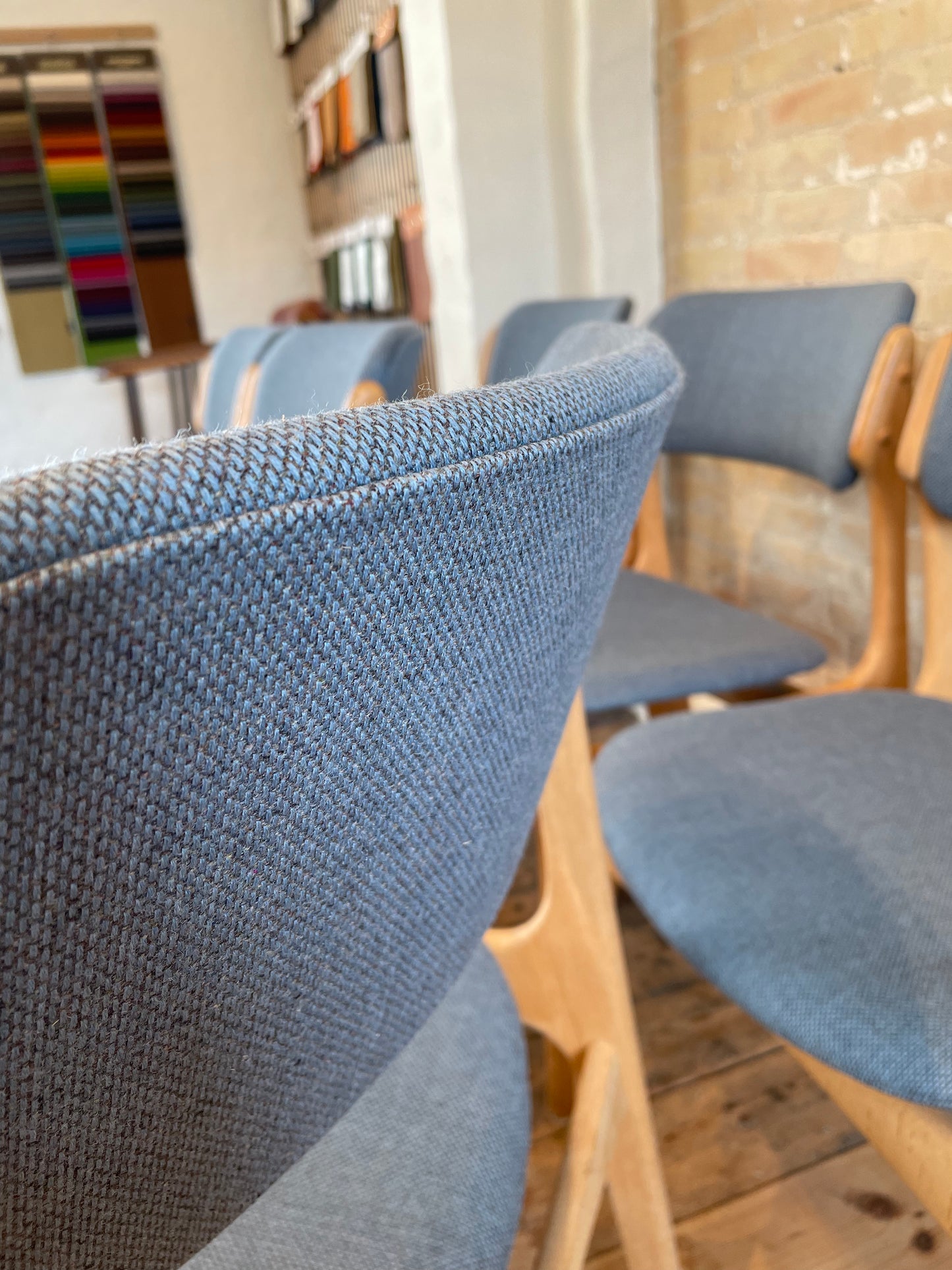 Ompolstring af Erik Buch model OD49 i Re-Wool fra Kvadrat