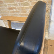 Indlæs billede til gallerivisning Wegner Ge290 lænestol nye hynder